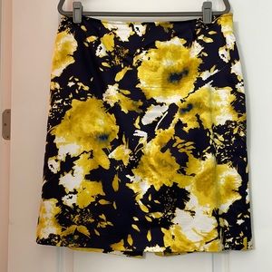 Jones New York navy, yellow and cream satin skirt